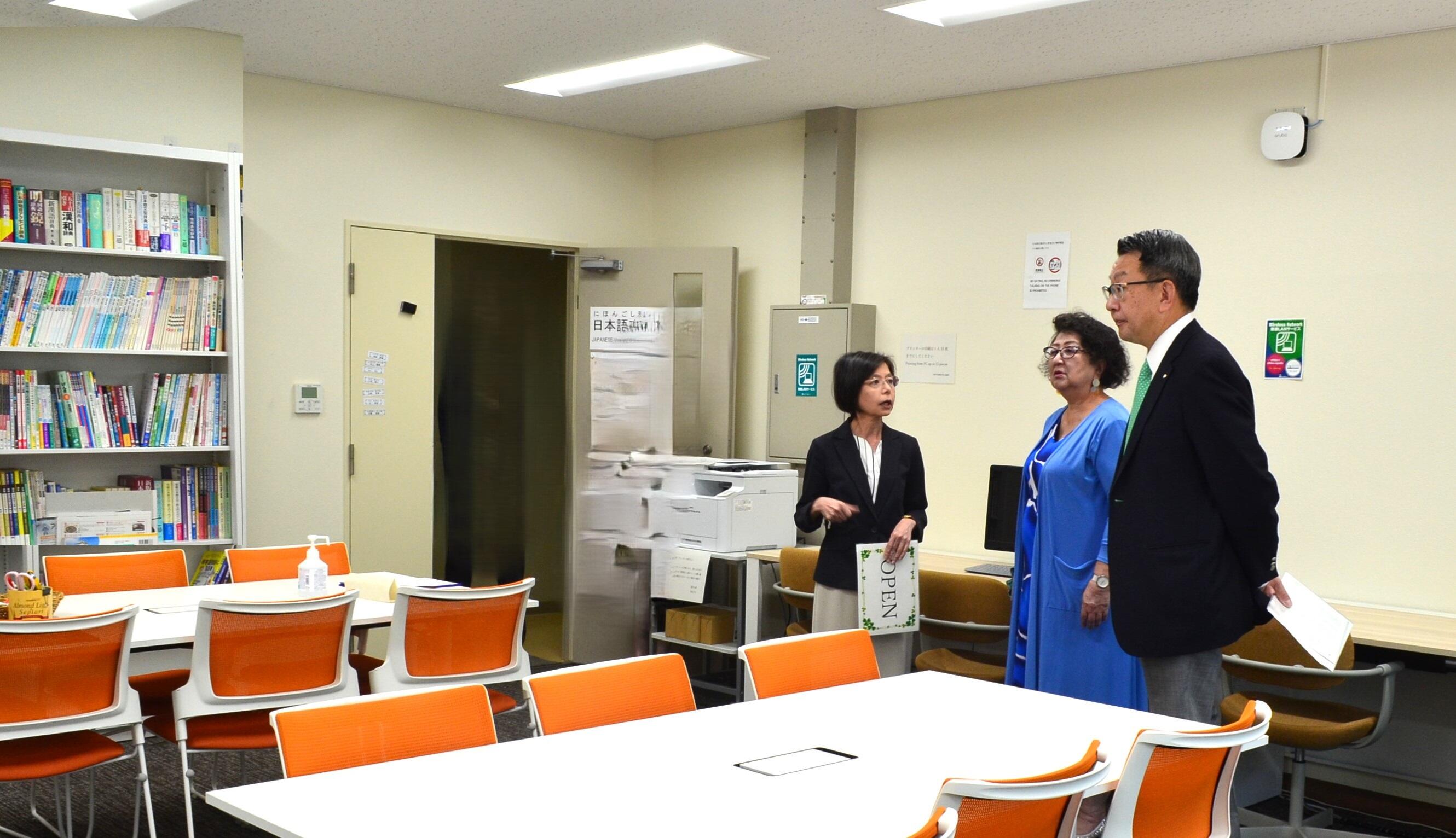 ④【本棚加工】日本語支援室.jpg